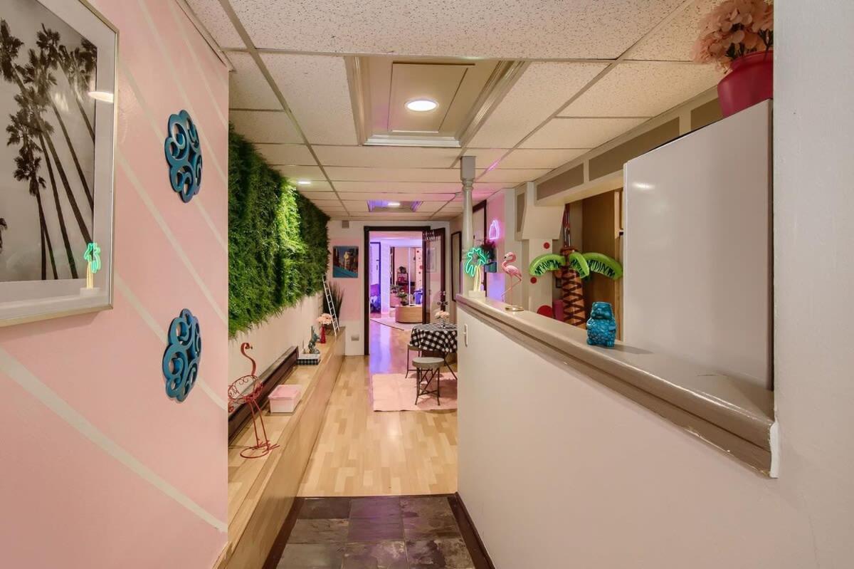Barbie'S Dream Apt In The City Sacramento Exterior photo