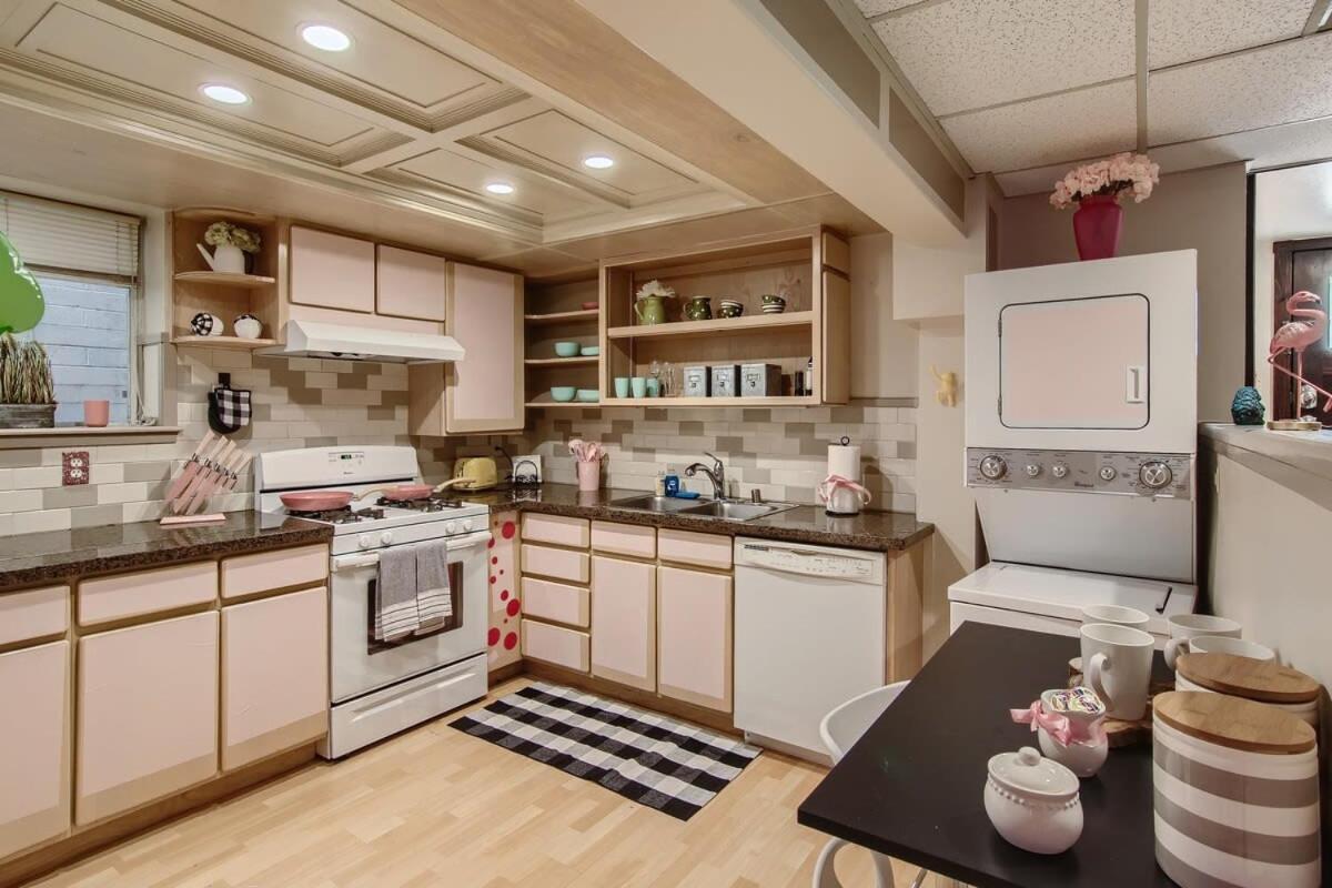 Barbie'S Dream Apt In The City Sacramento Exterior photo